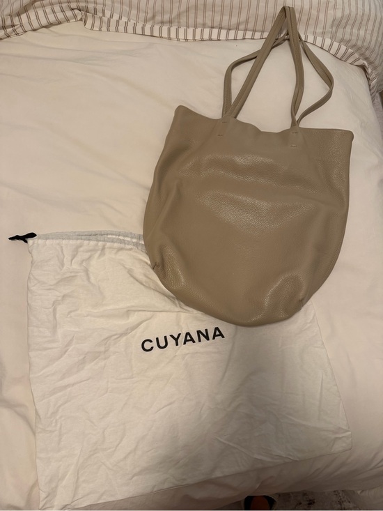 Cuyana Handbags - Cuyana Tall Easy Pebbled Leather Tote in Stone